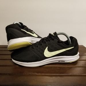 Nike Downshifter 7 Black White Mint size 8.5